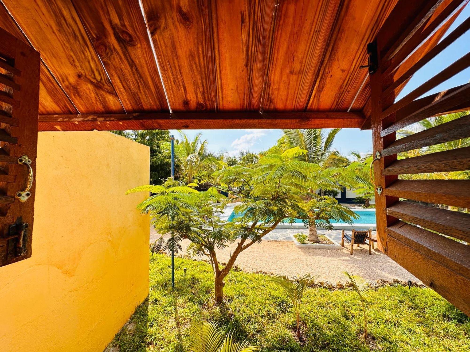 Kameleon Blue Hotel Kizimkazi Bagian luar foto
